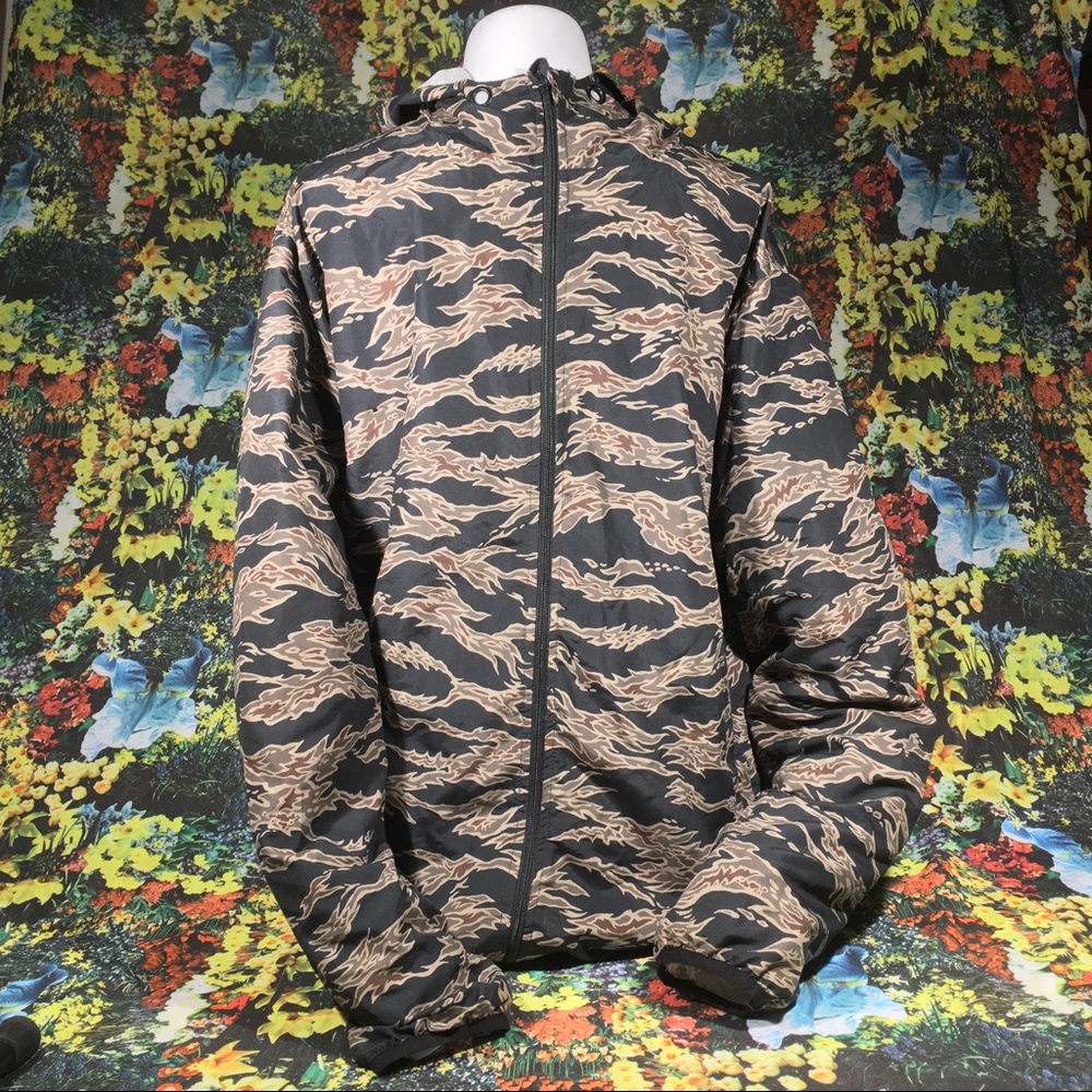 Elwood Hooded Windbreaker